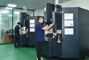 日本牧野EDGE2/3镜面放电